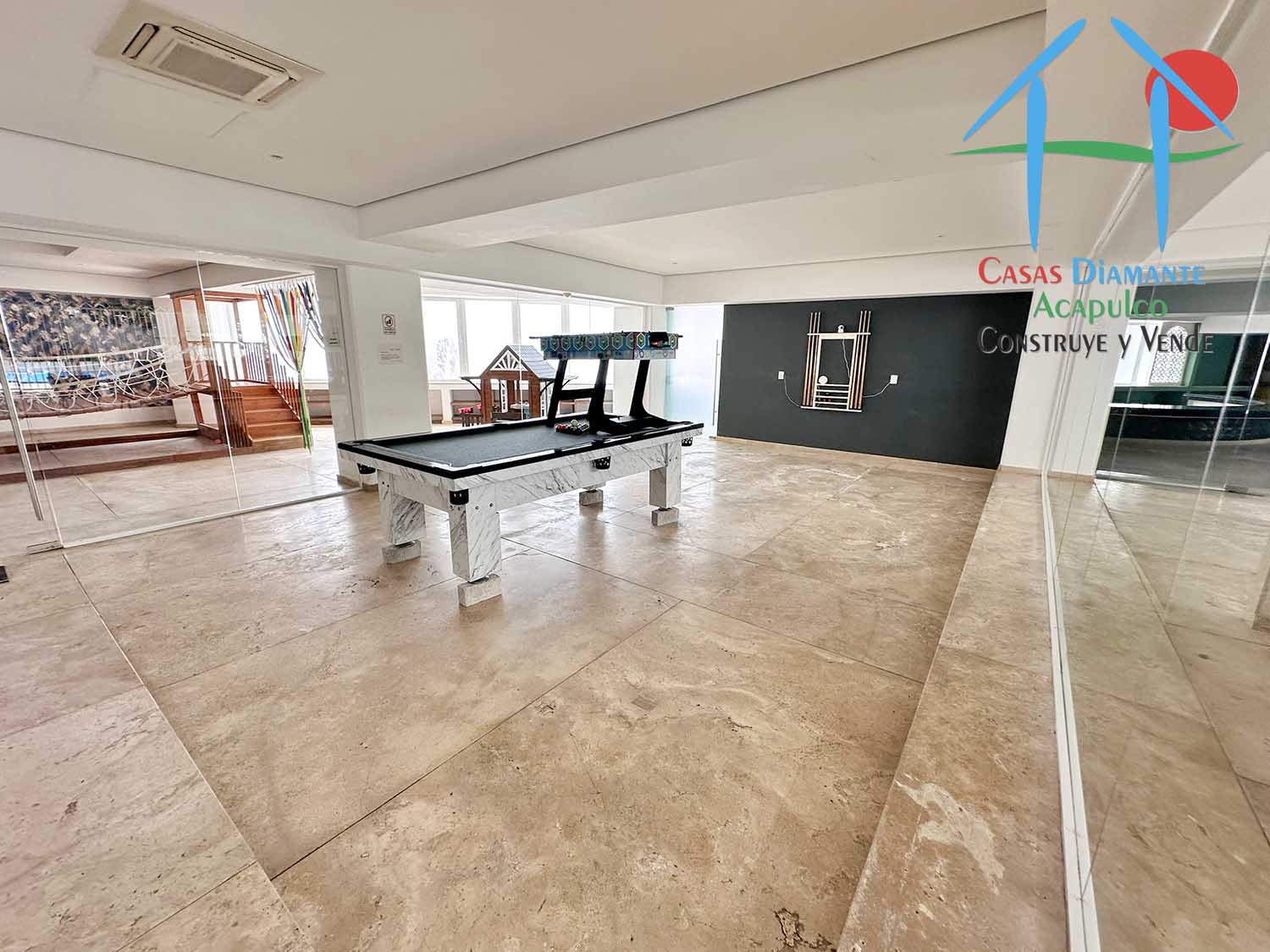 Armando´s Le Club - Salón de juegos 1